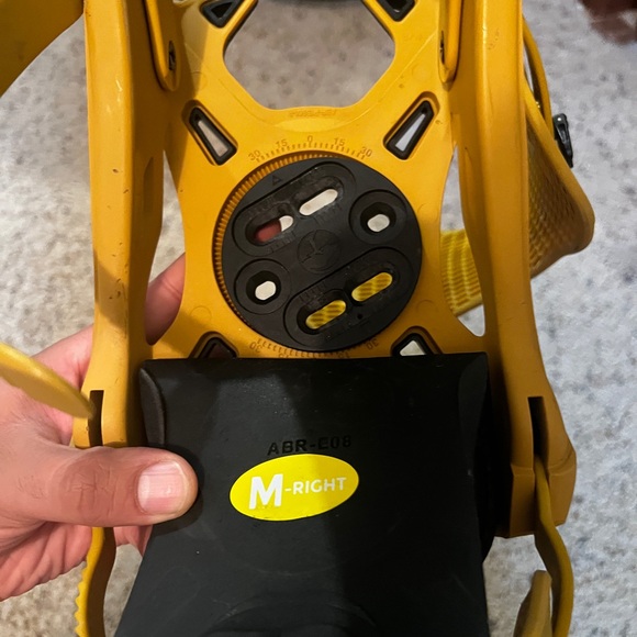 Arbor Yellow Hemlock Bindings - Picture 5 of 6